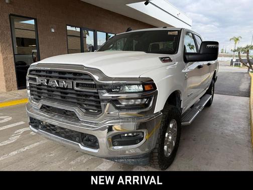 2025 RAM 2500 Big Horn Crew Cab 4x4 6'4' Box
