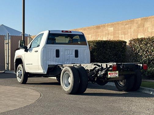 2026 GMC Sierra 3500 Base