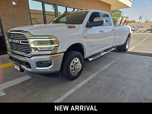 2020 RAM 3500 Laramie Crew Cab 4x4 8' Box