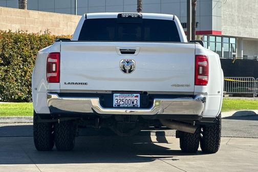 2020 RAM 3500 Laramie Crew Cab 4x4 8' Box