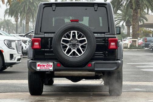 2025 Jeep Wrangler 4-Door Sahara 4x4