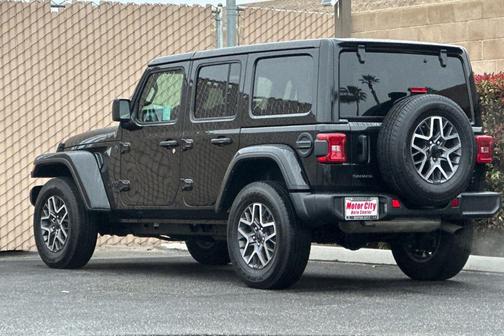 2025 Jeep Wrangler 4-Door Sahara 4x4