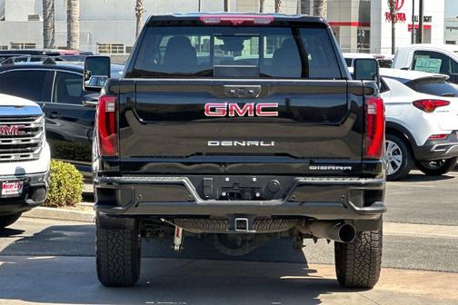 2024 GMC Sierra 2500 Denali