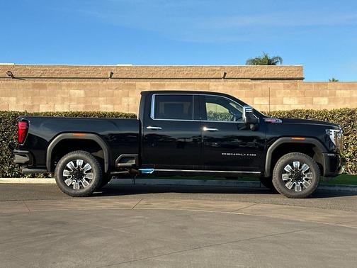 2025 GMC Sierra 2500 Denali