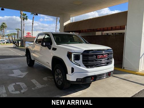 2025 GMC Sierra 1500 AT4