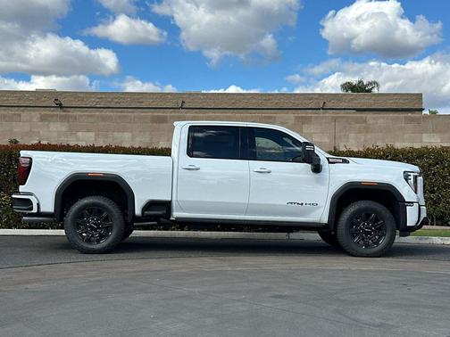 2025 GMC Sierra 2500 AT4