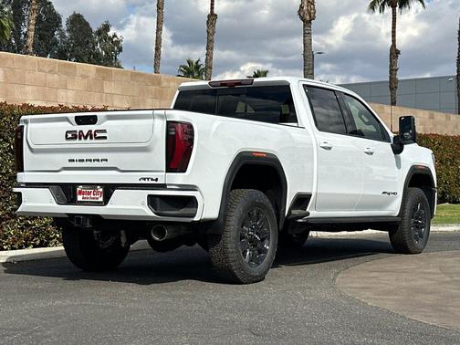 2025 GMC Sierra 2500 AT4