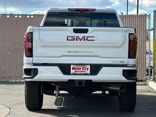 2025 GMC Sierra 2500 AT4