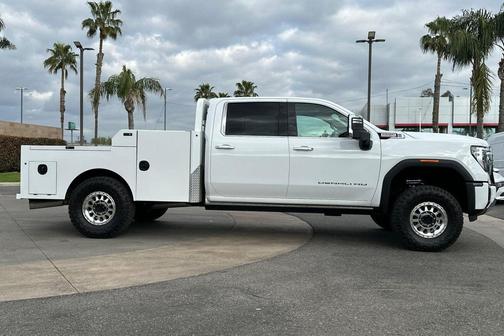 2025 GMC Sierra 3500 Denali