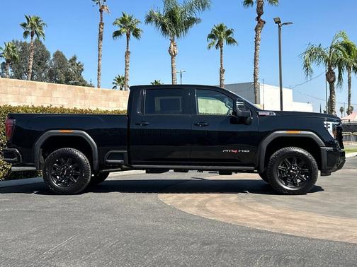 2025 GMC Sierra 2500 AT4