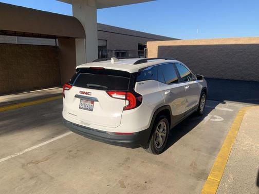 2022 GMC Terrain SLE
