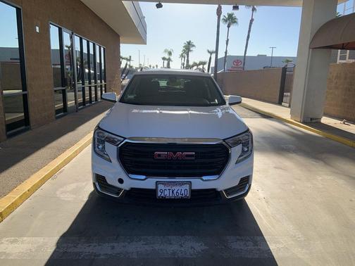 2022 GMC Terrain SLE