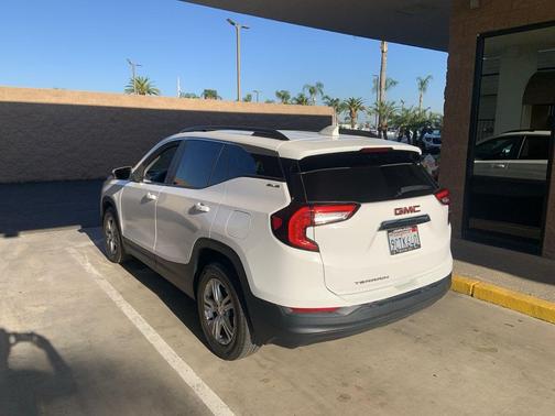 2022 GMC Terrain SLE