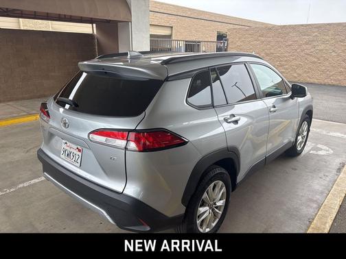 2024 Toyota Corolla Cross LE