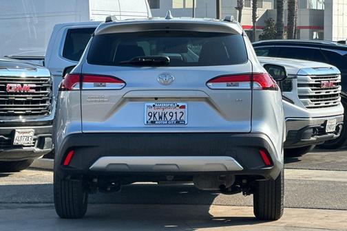 2024 Toyota Corolla Cross LE