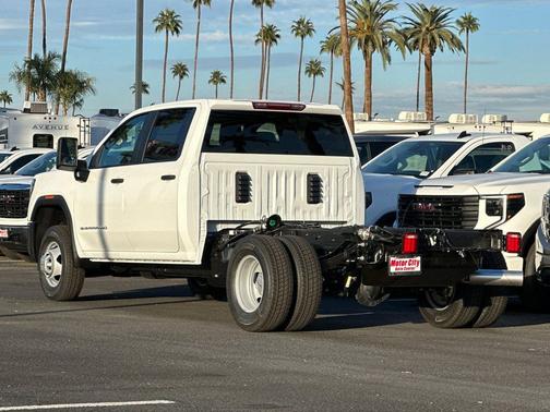2026 GMC Sierra 3500 Base