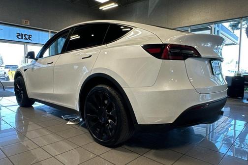 2024 Tesla Model Y Long Range Dual Motor All-Wheel Drive