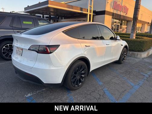 2024 Tesla Model Y Long Range Dual Motor All-Wheel Drive