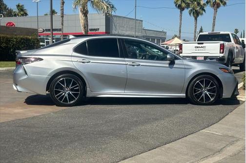 2022 Toyota Camry SE