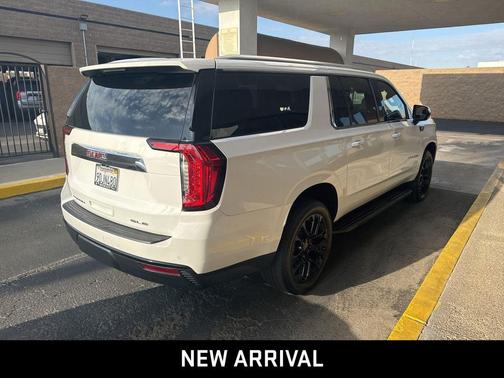 2022 GMC Yukon XL SLE