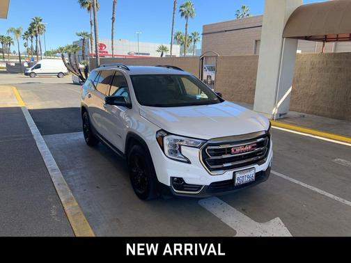 2023 GMC Terrain AWD AT4