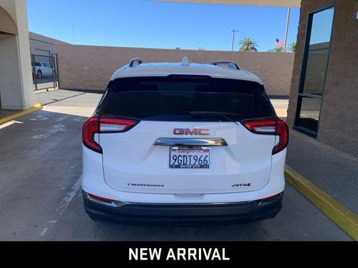 2023 GMC Terrain AWD AT4