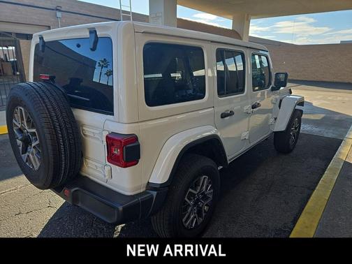 2025 Jeep Wrangler 4-Door Sahara 4x4