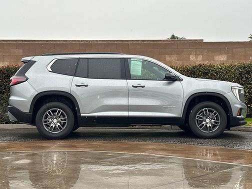 2025 GMC Acadia FWD Elevation