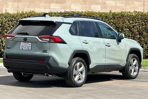 2021 Toyota RAV4 Hybrid XLE Premium