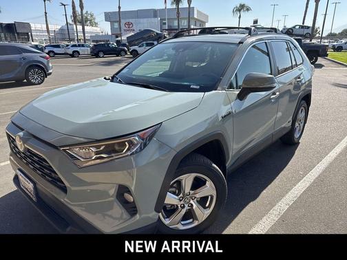 2021 Toyota RAV4 Hybrid XLE Premium