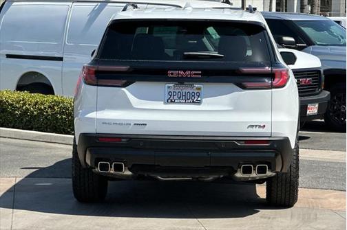 2024 GMC Acadia AWD AT4