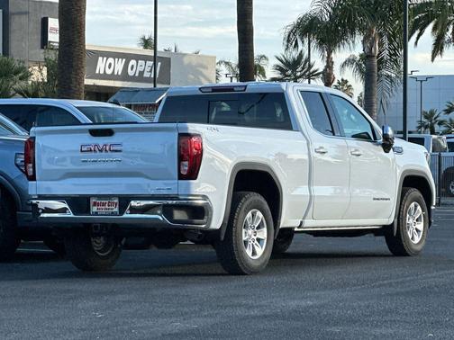 2025 GMC Sierra 1500 SLE