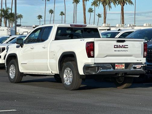 2025 GMC Sierra 1500 SLE