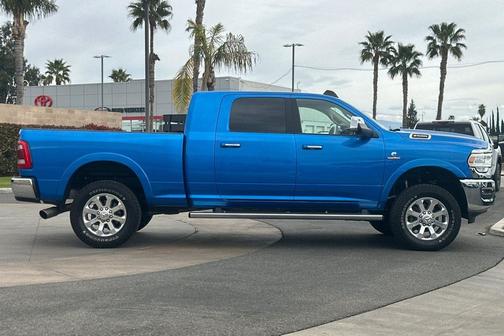 2020 RAM 2500 Laramie Mega Cab 4X4 6'4' Box