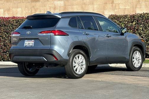 2024 Toyota Corolla Cross LE