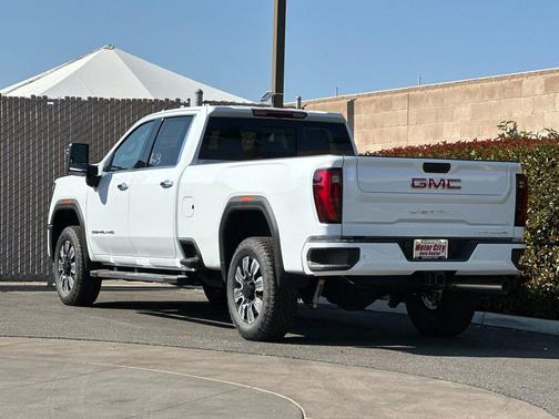 2025 GMC Sierra 2500 Denali