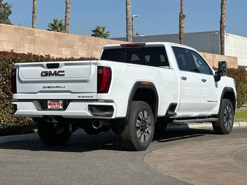 2025 GMC Sierra 2500 Denali