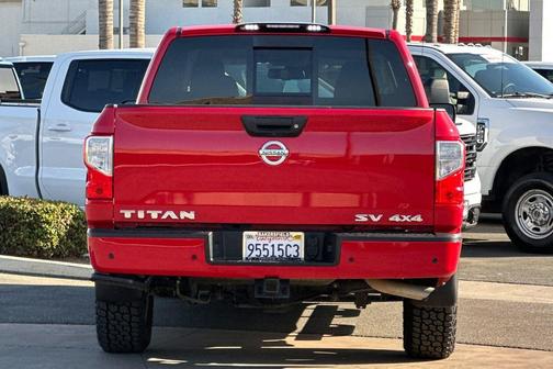 2021 Nissan Titan SV