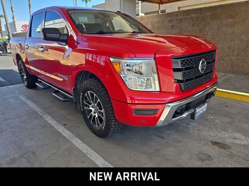 2021 Nissan Titan SV