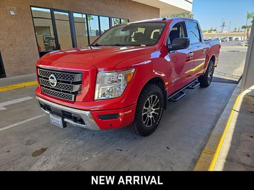 2021 Nissan Titan SV