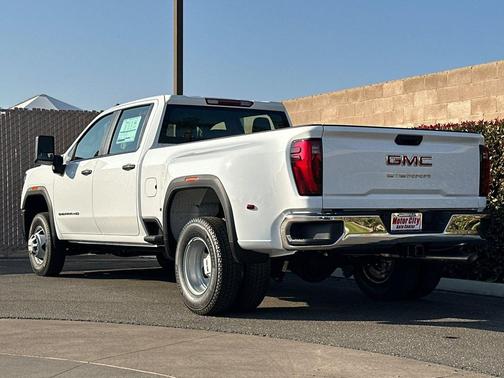 2026 GMC Sierra 3500 Base