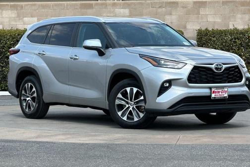 2024 Toyota Highlander XLE