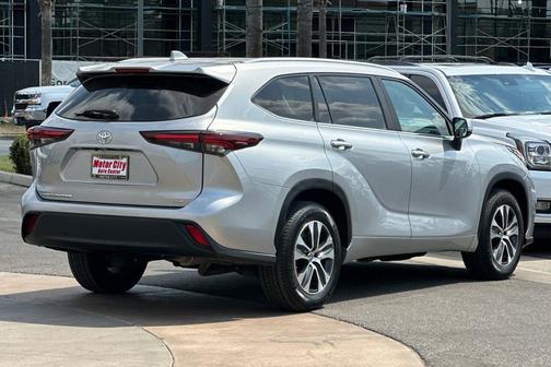 2024 Toyota Highlander XLE