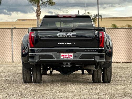 2026 GMC Sierra 3500 Denali