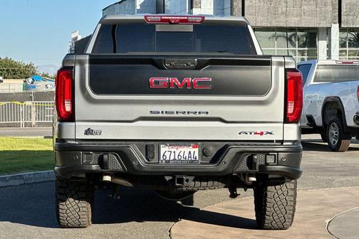 2024 GMC Sierra 1500 AT4X