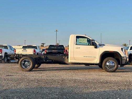 2026 GMC Sierra 3500 SLE
