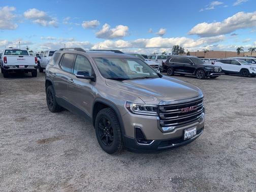 2023 GMC Acadia AWD AT4