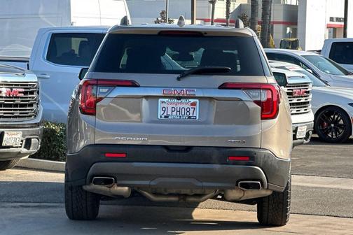 2023 GMC Acadia AWD AT4