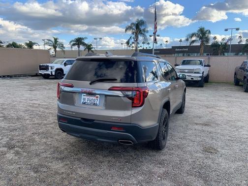 2023 GMC Acadia AWD AT4