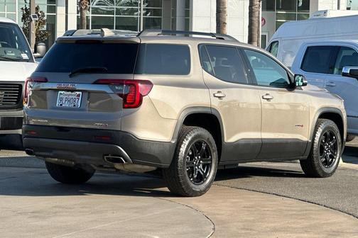 2023 GMC Acadia AWD AT4